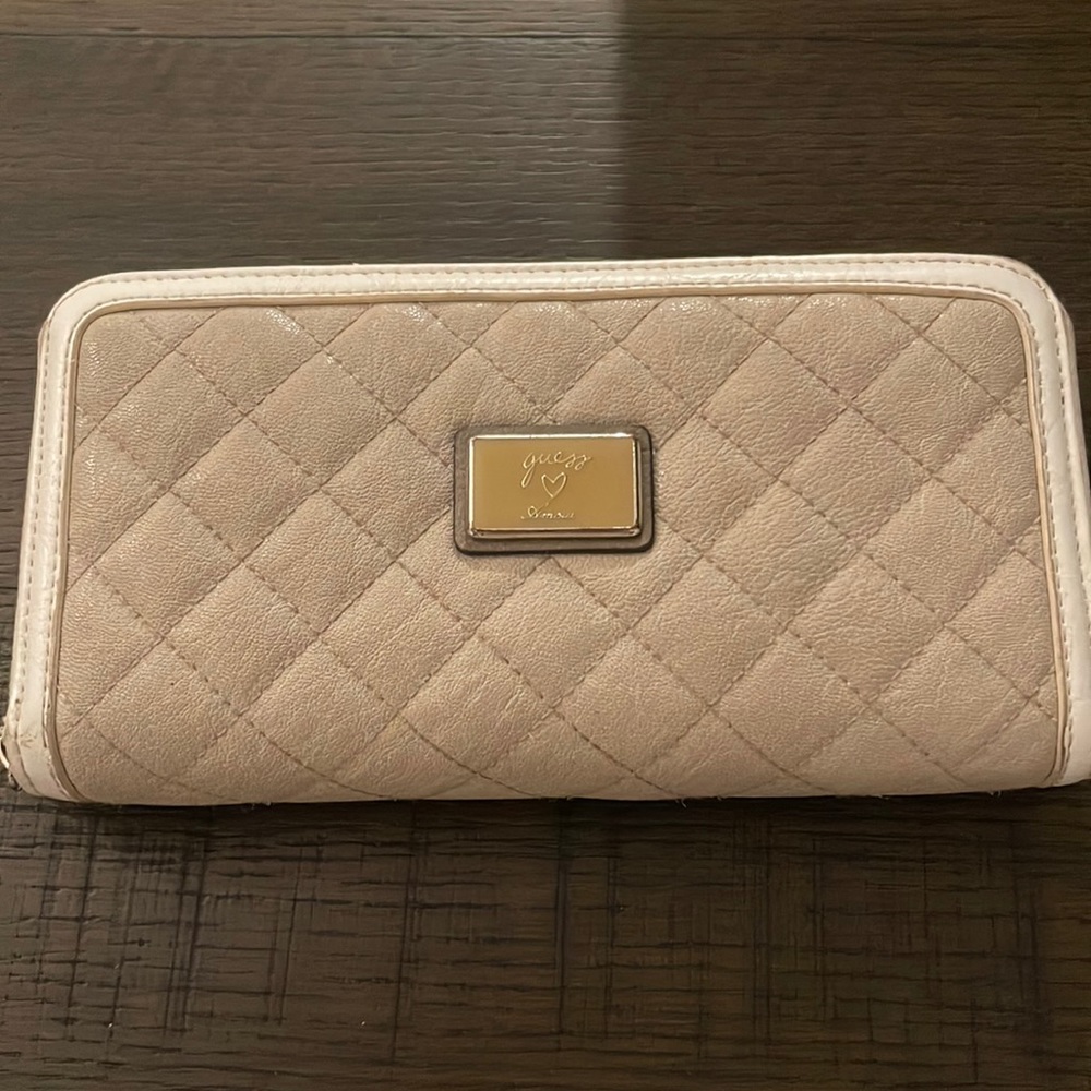 Guess Wallet